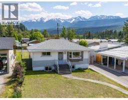 1210 12th Street S, golden, British Columbia