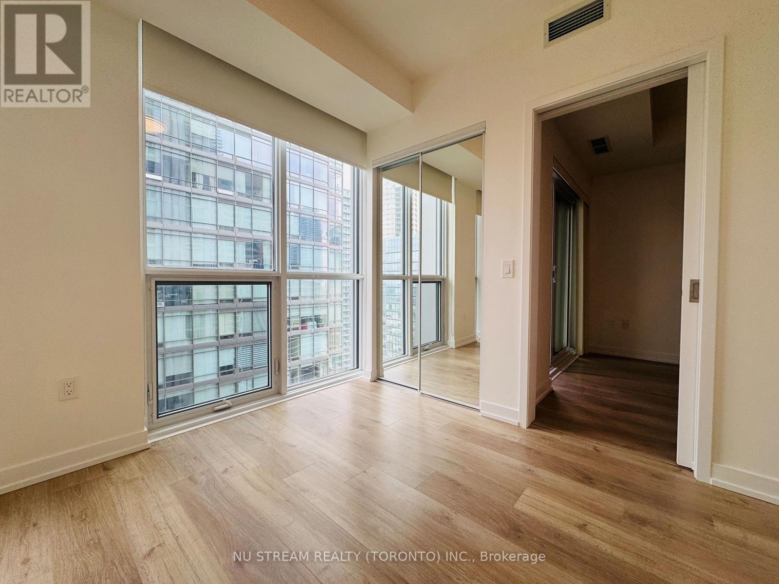 2406 - 1 Yorkville Avenue, Toronto, Ontario  M4W 1L1 - Photo 19 - C12205550