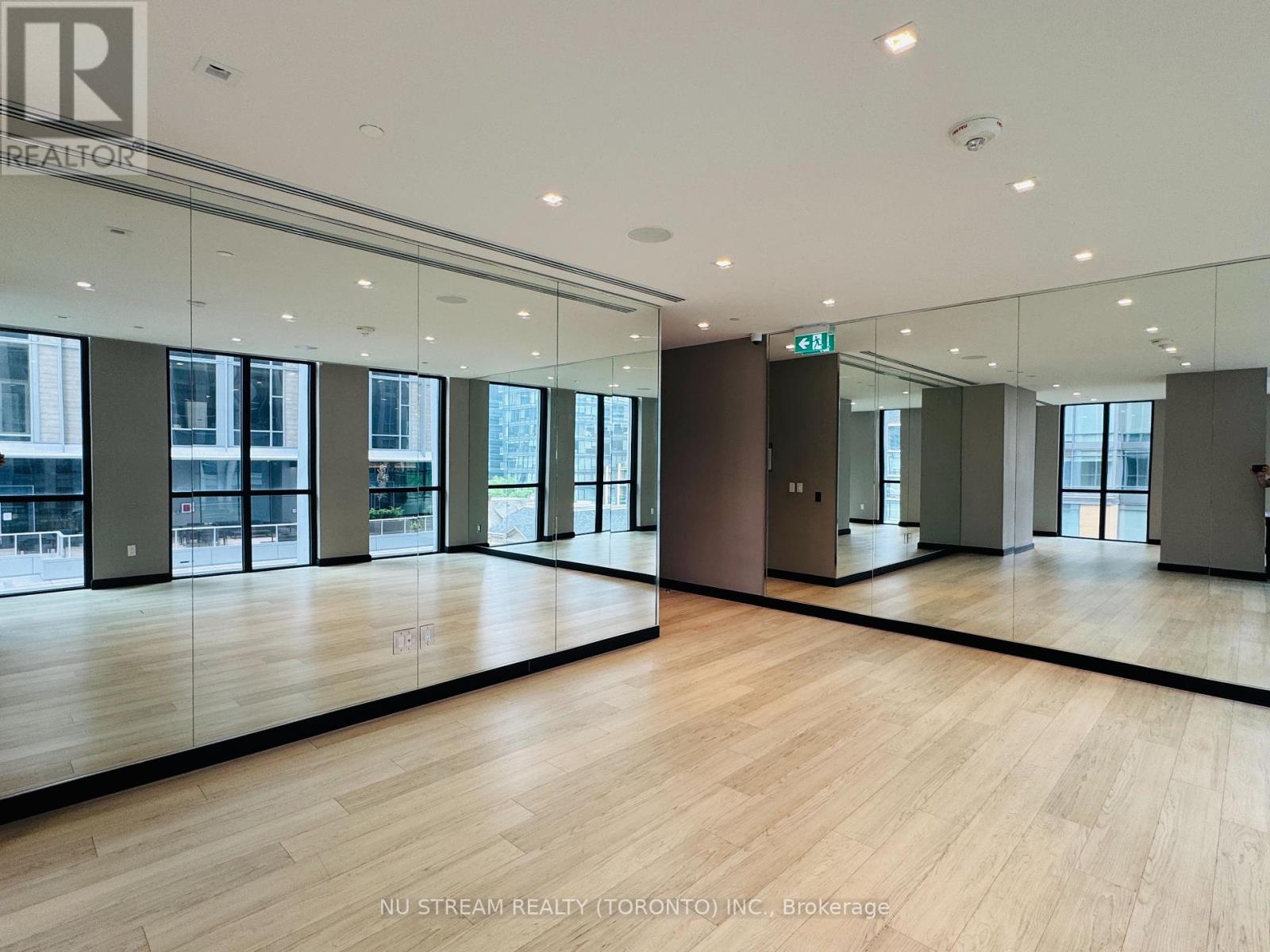 2406 - 1 Yorkville Avenue, Toronto, Ontario  M4W 1L1 - Photo 21 - C12205550