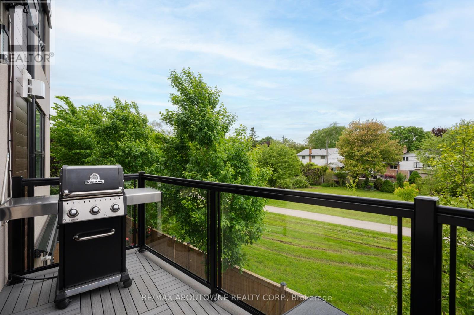 3227 Ellyn Common, Burlington, Ontario  L7N 0A3 - Photo 7 - W12194082