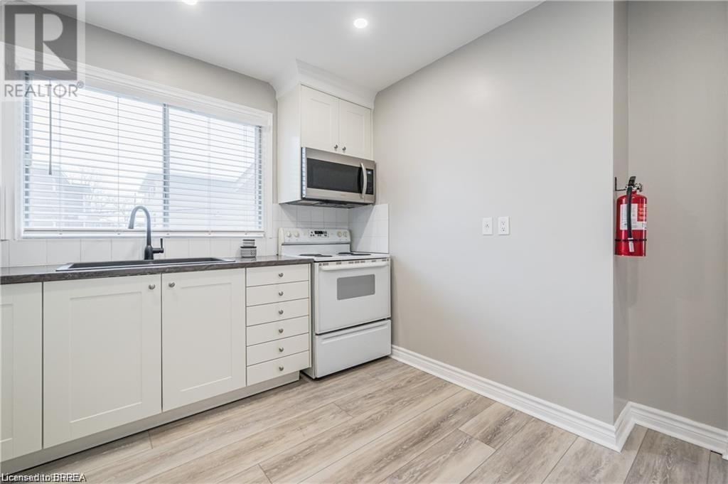 426 Highland Road E Unit# A, Kitchener, Ontario  N2M 3W7 - Photo 8 - 40737522