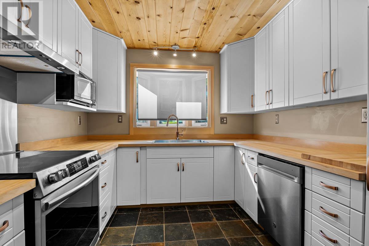 1332 Burfield Drive, Sun Peaks, British Columbia  V0E 5N0 - Photo 7 - 10351121