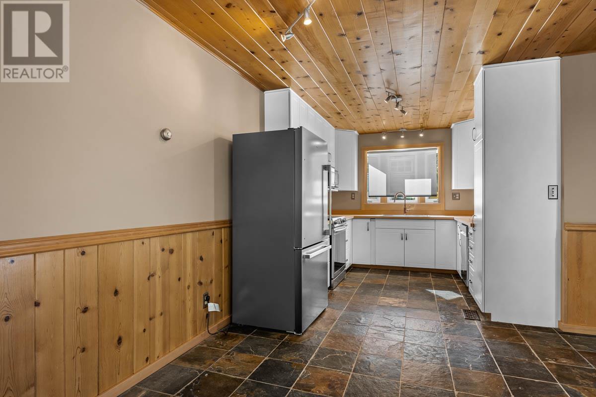1332 Burfield Drive, Sun Peaks, British Columbia  V0E 5N0 - Photo 8 - 10351121