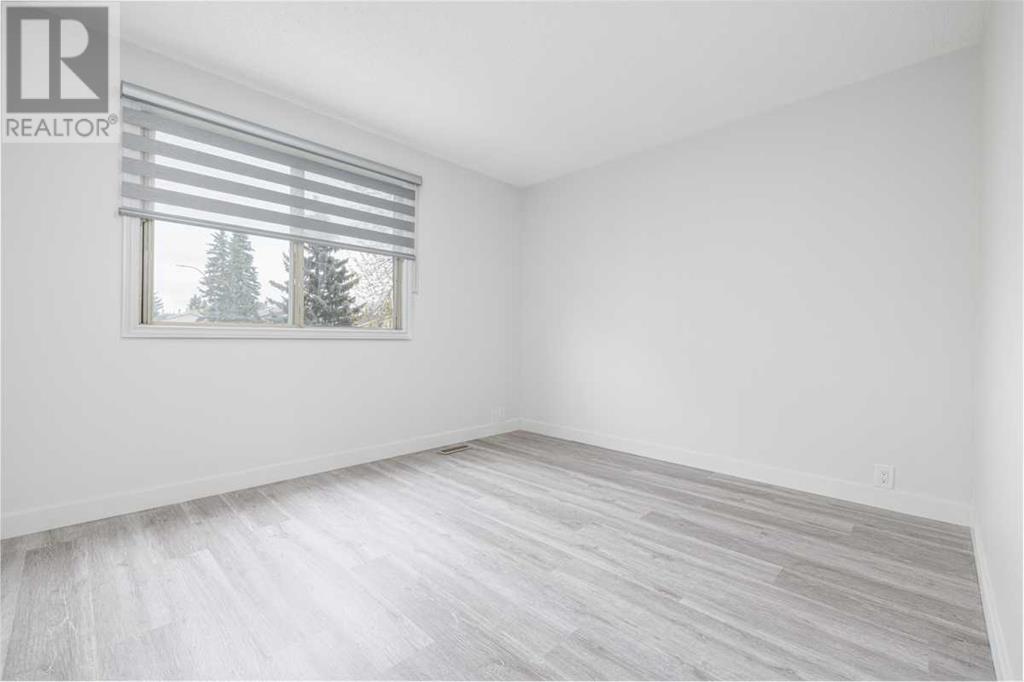 24 Erin Mount Crescent Se, Calgary, Alberta  T2B 2S3 - Photo 11 - A2221438