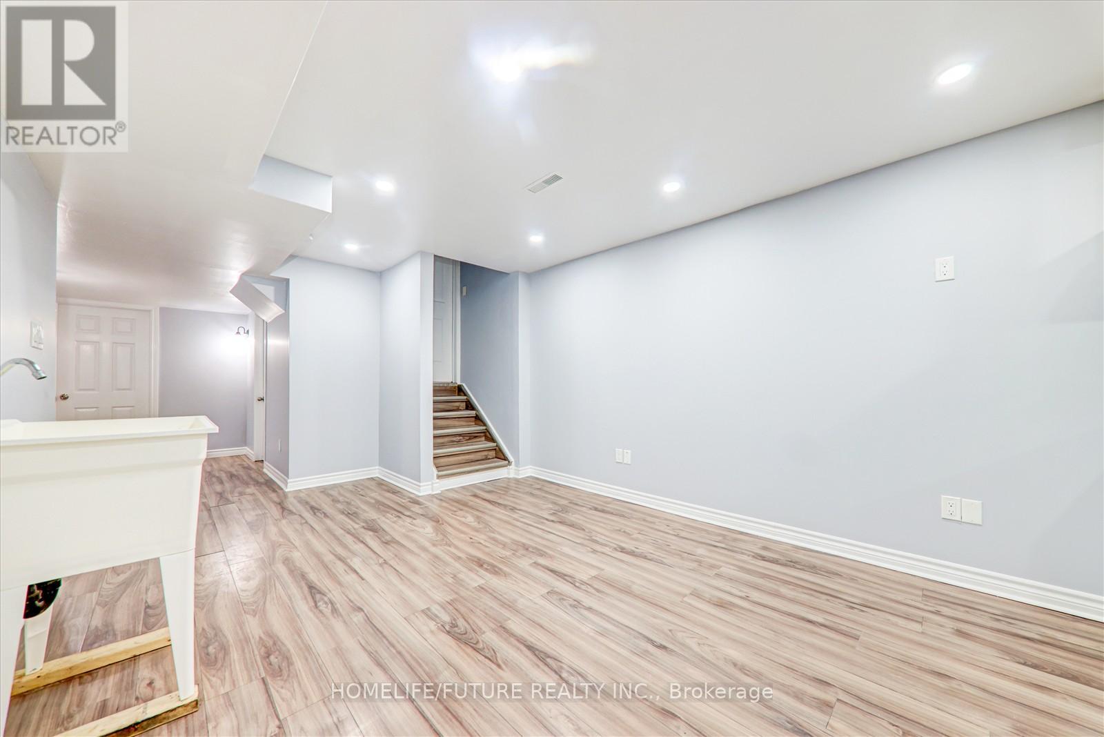 Bsmt - 10 Gristone Crescent, Toronto (Rouge), Ontario  M1X 1V1 - Photo 2 - E12205435