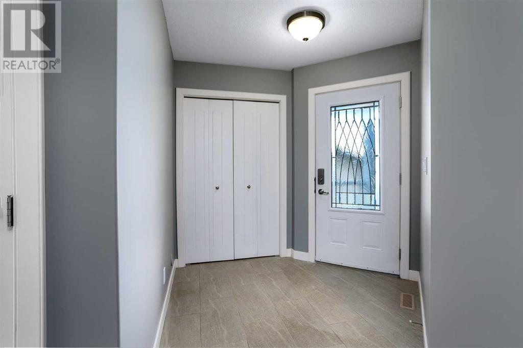 3420 51 Street, Camrose, Alberta  T4V 5J2 - Photo 3 - A2229029