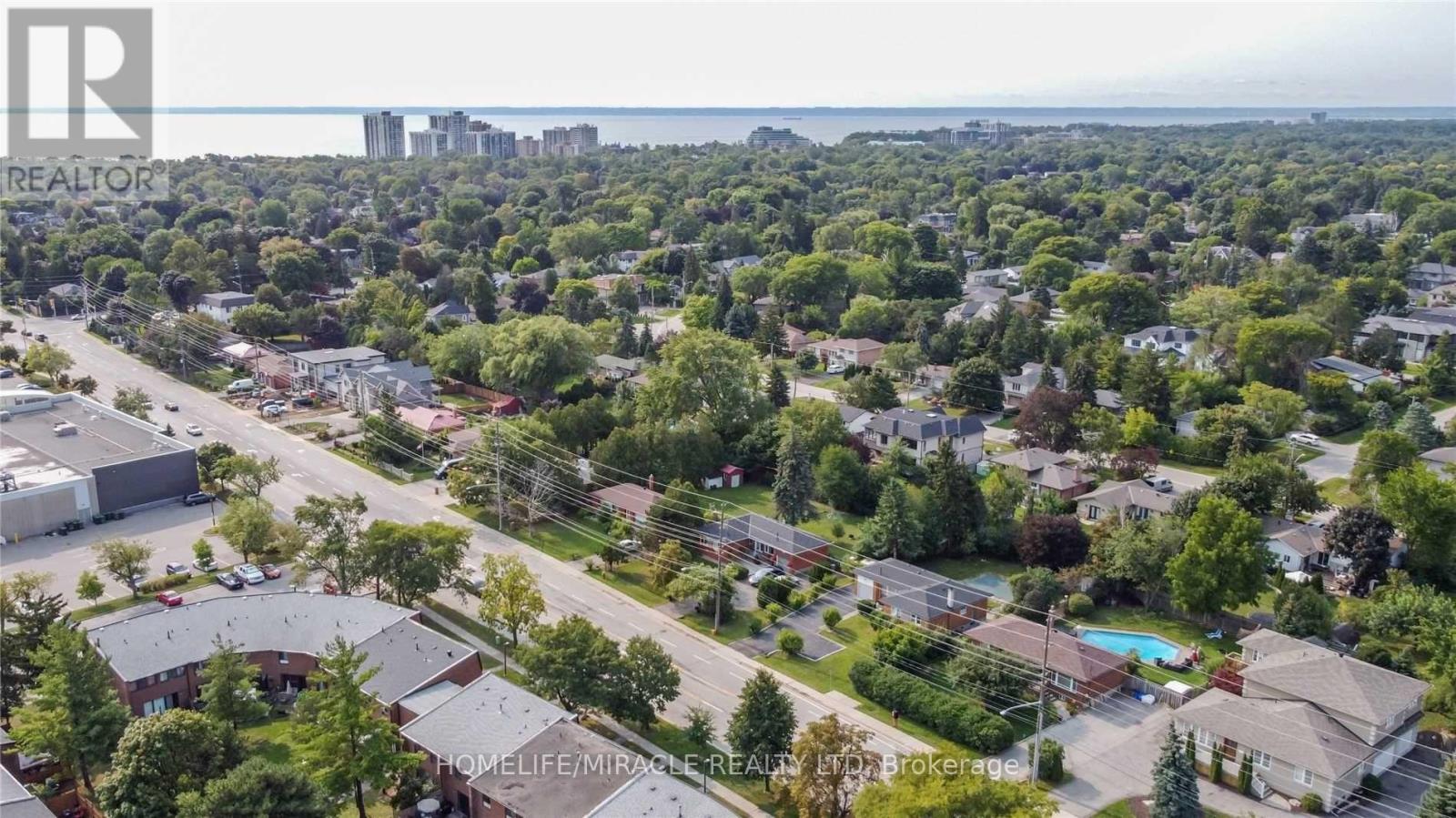 376 Third Line, Oakville, Ontario  L6L 4A4 - Photo 13 - W12082182
