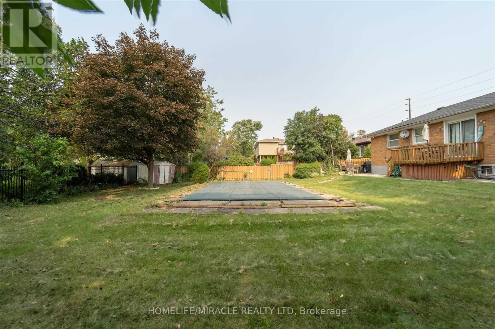 376 Third Line, Oakville, Ontario  L6L 4A4 - Photo 9 - W12082182