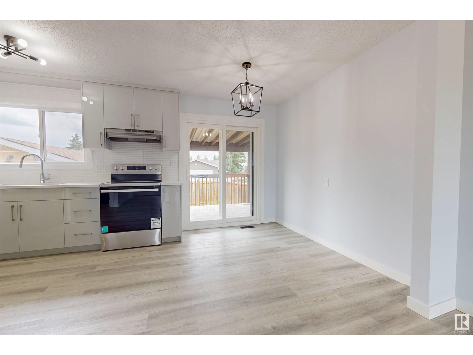 47 Clareview Rd Nw, Edmonton, Alberta  T5A 3X2 - Photo 10 - E4441225