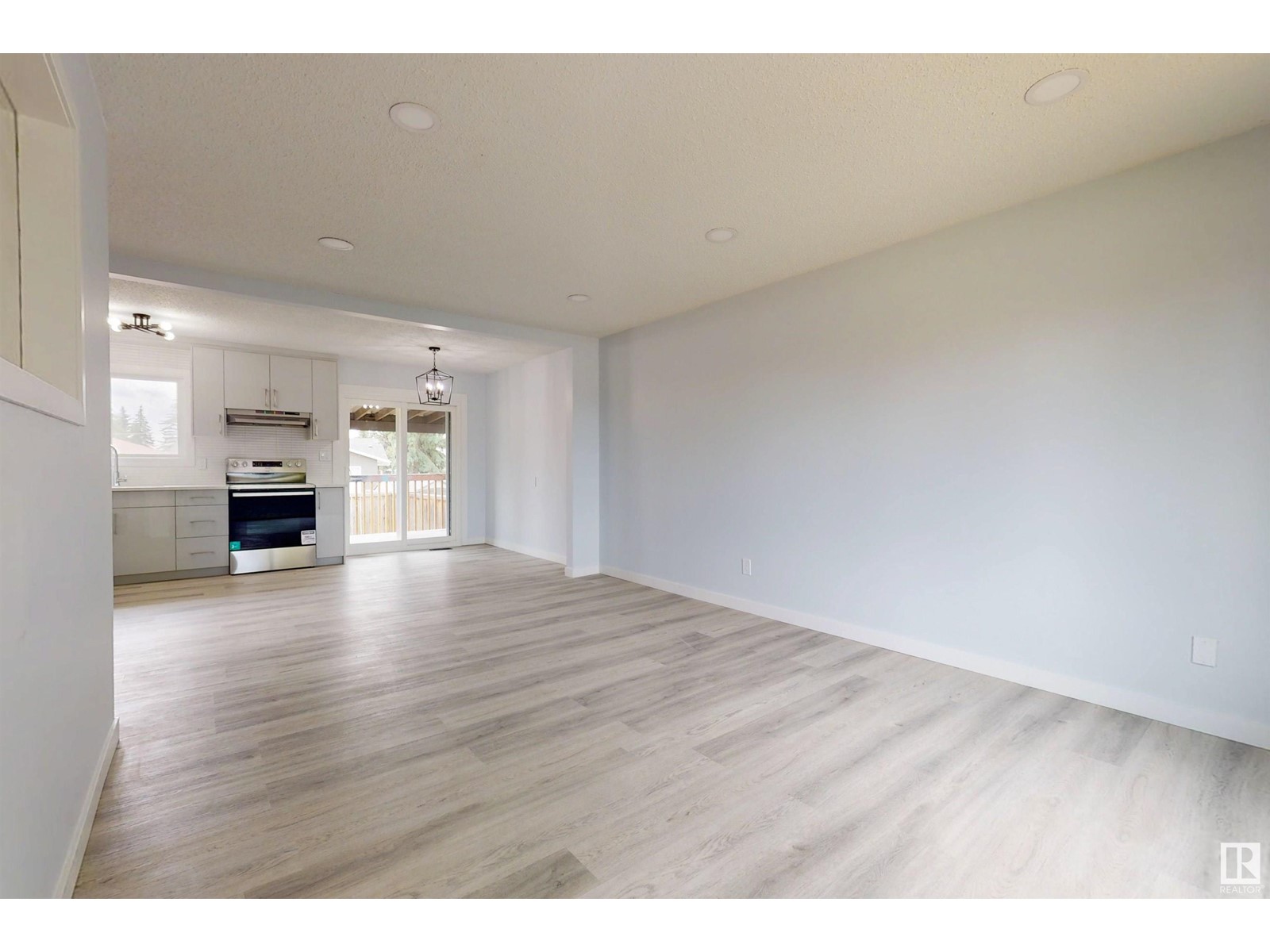 47 Clareview Rd Nw, Edmonton, Alberta  T5A 3X2 - Photo 7 - E4441225