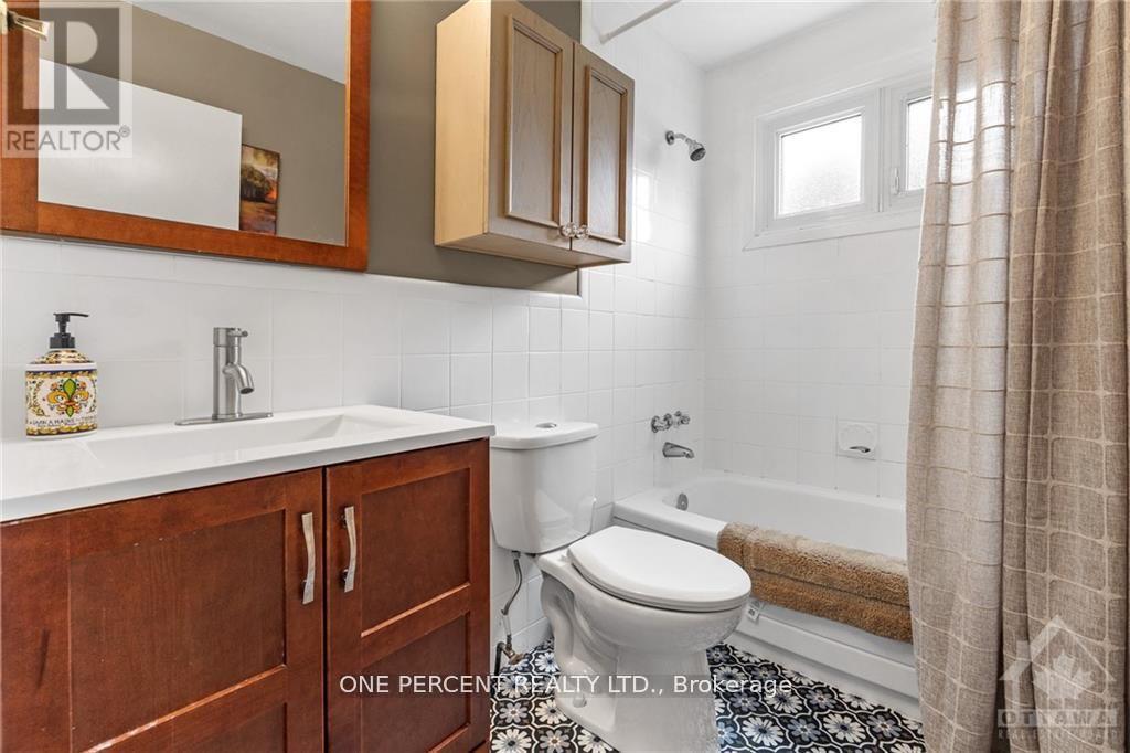 434 Hilson Avenue, Ottawa, Ontario  K1Z 6C3 - Photo 10 - X12205560
