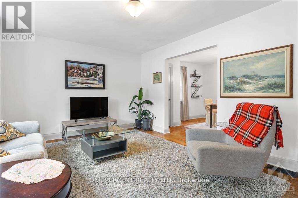 434 Hilson Avenue, Ottawa, Ontario  K1Z 6C3 - Photo 4 - X12205560
