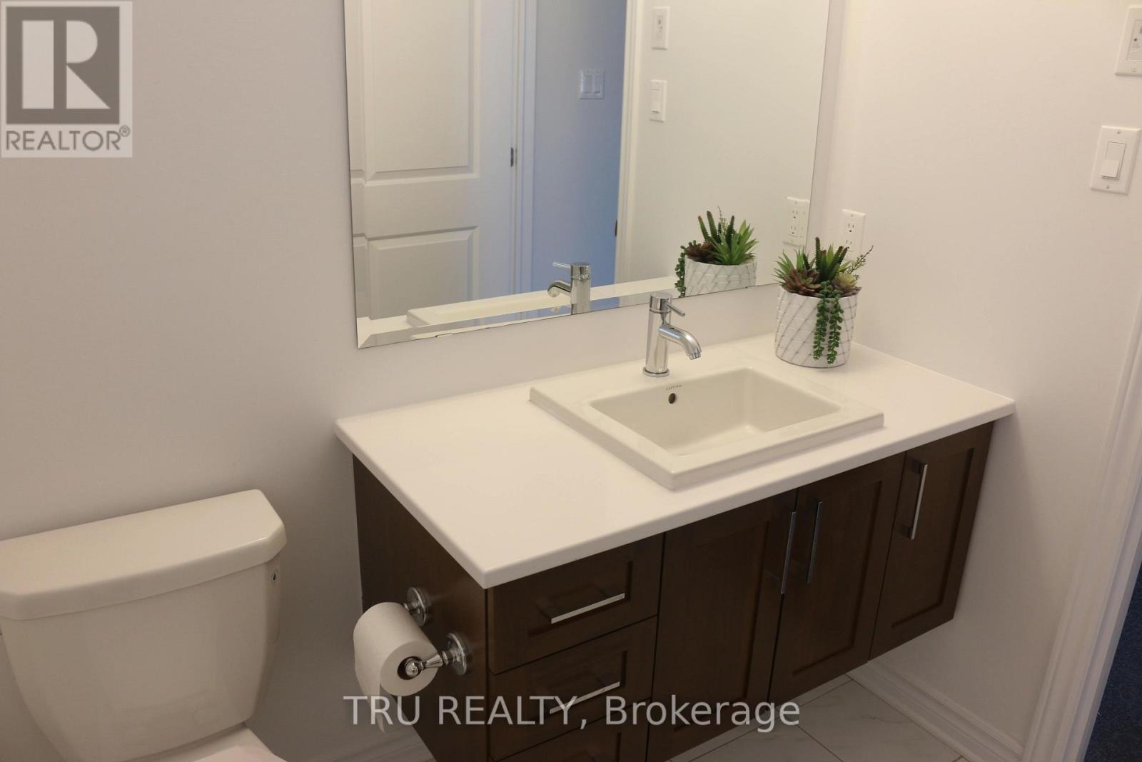 112 Minikan Street, Ottawa, Ontario  K1X 0E6 - Photo 14 - X12205579