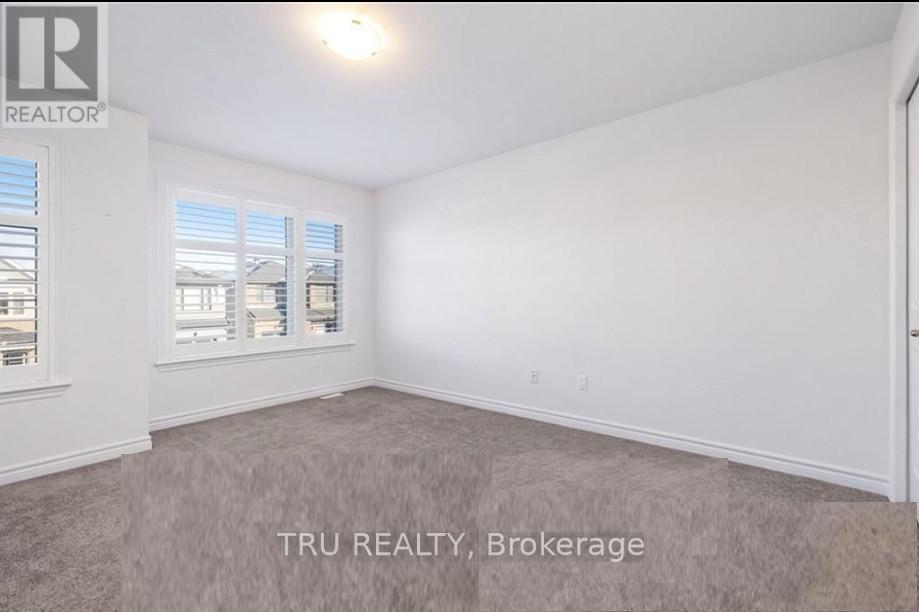 112 Minikan Street, Ottawa, Ontario  K1X 0E6 - Photo 18 - X12205579