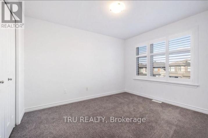 112 Minikan Street, Ottawa, Ontario  K1X 0E6 - Photo 20 - X12205579