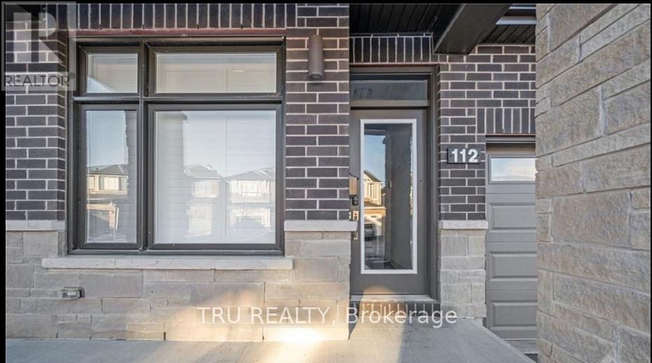 112 Minikan Street, Ottawa, Ontario  K1X 0E6 - Photo 5 - X12205579