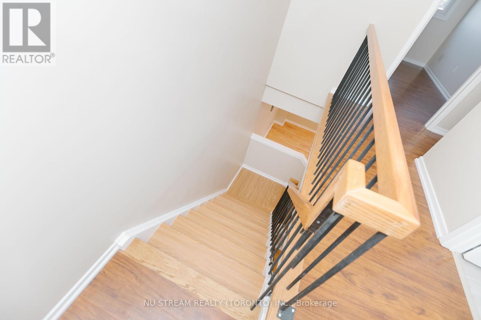 57 Gypsy Roseway, Toronto, Ontario  M2N 5Z1 - Photo 7 - C12122238