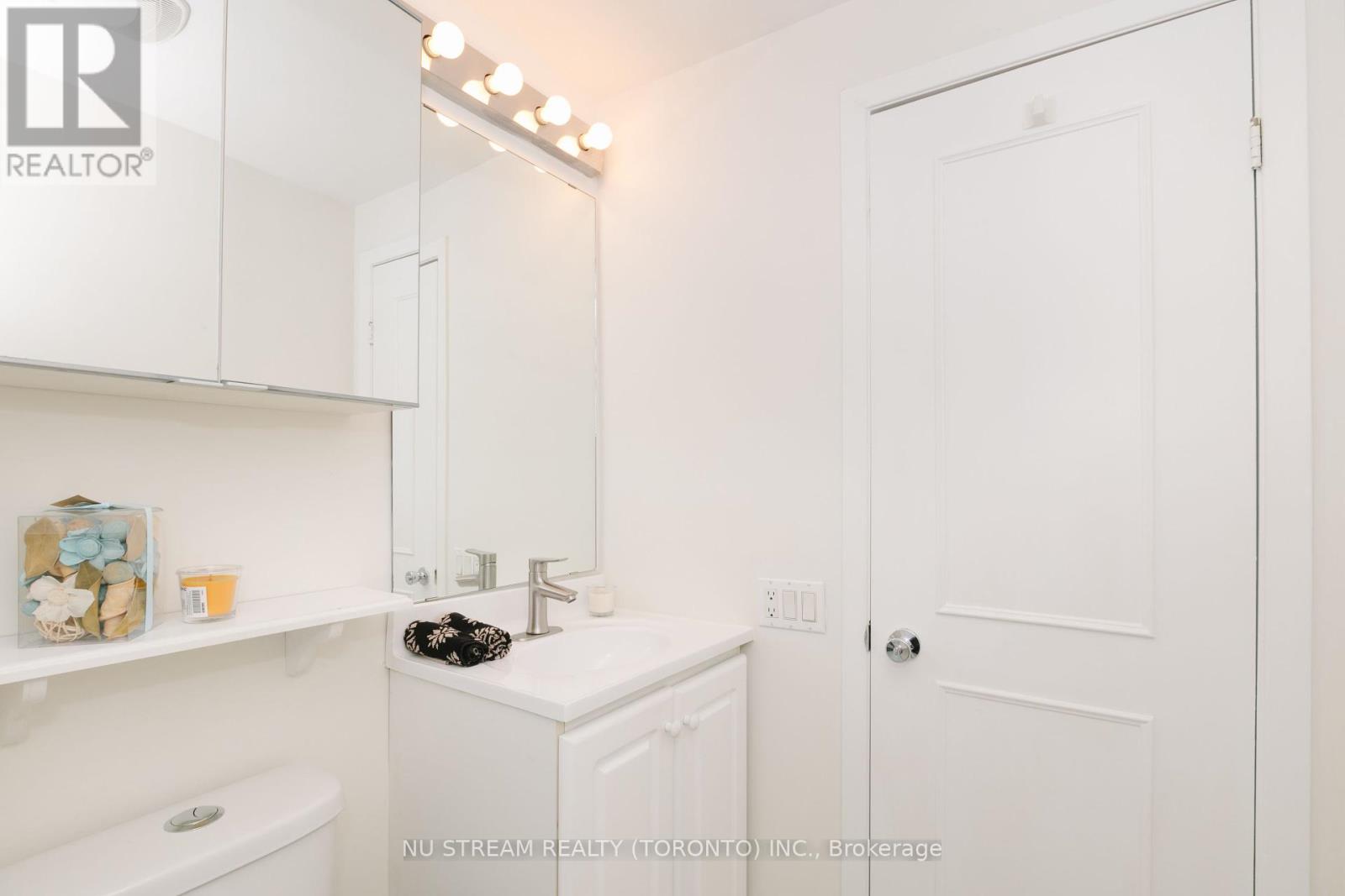 57 Gypsy Roseway, Toronto, Ontario  M2N 5Z1 - Photo 10 - C12122238