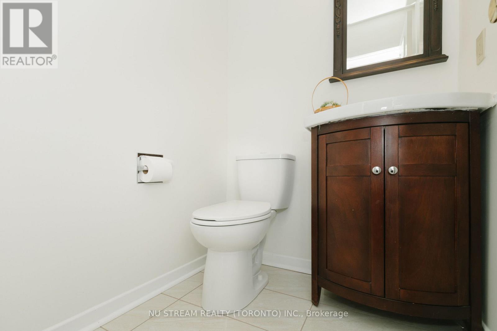 57 Gypsy Roseway, Toronto, Ontario  M2N 5Z1 - Photo 11 - C12122238