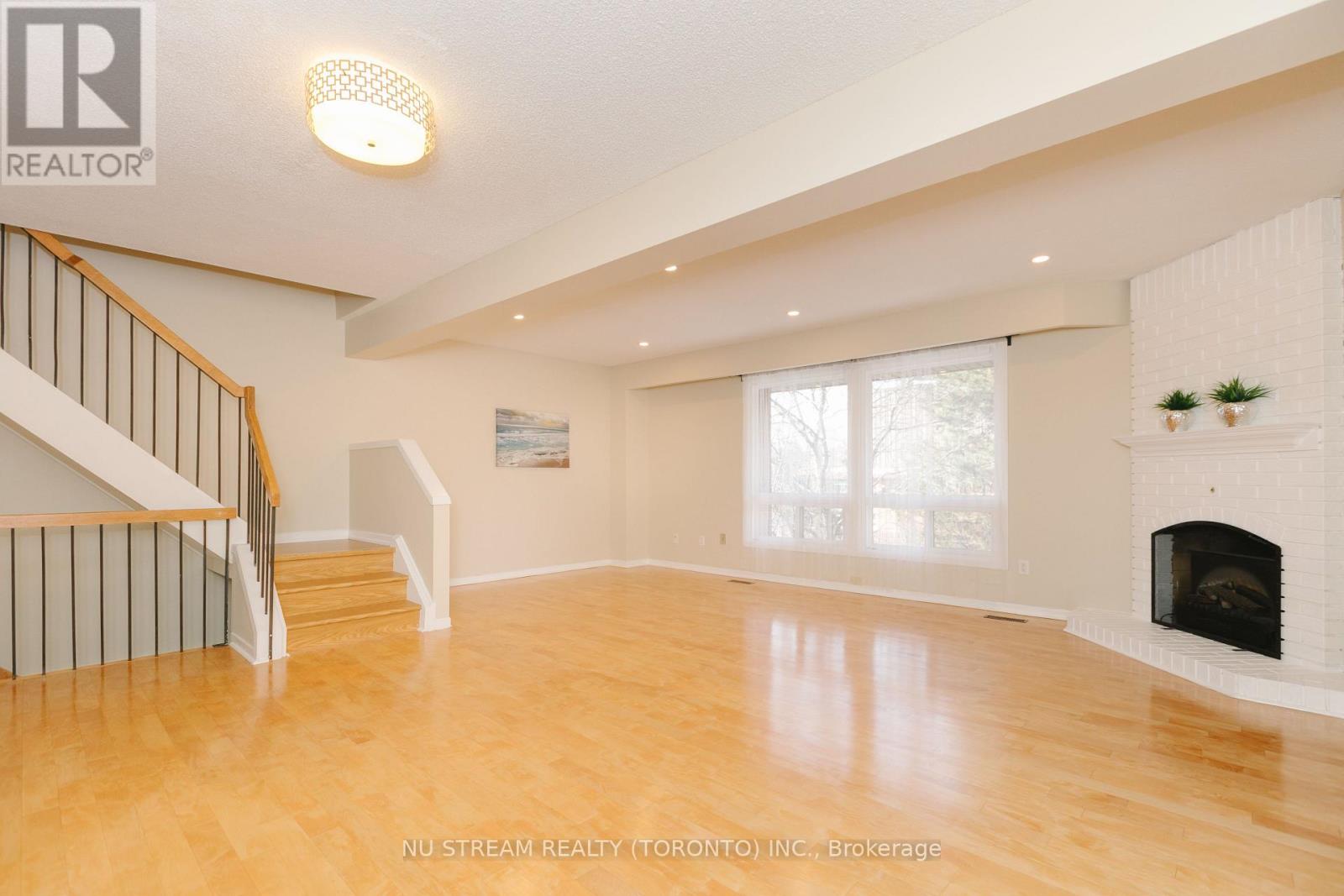 57 Gypsy Roseway, Toronto, Ontario  M2N 5Z1 - Photo 6 - C12122238