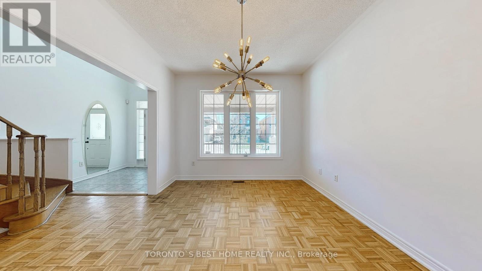 10 Waldron Crescent, Richmond Hill, Ontario  L4E 4A3 - Photo 6 - N12205564