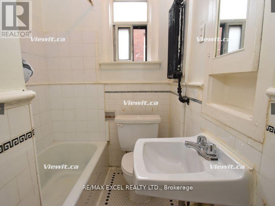 19 - 1a Elm Grove Avenue, Toronto, Ontario  M6K 2H9 - Photo 9 - W12205556
