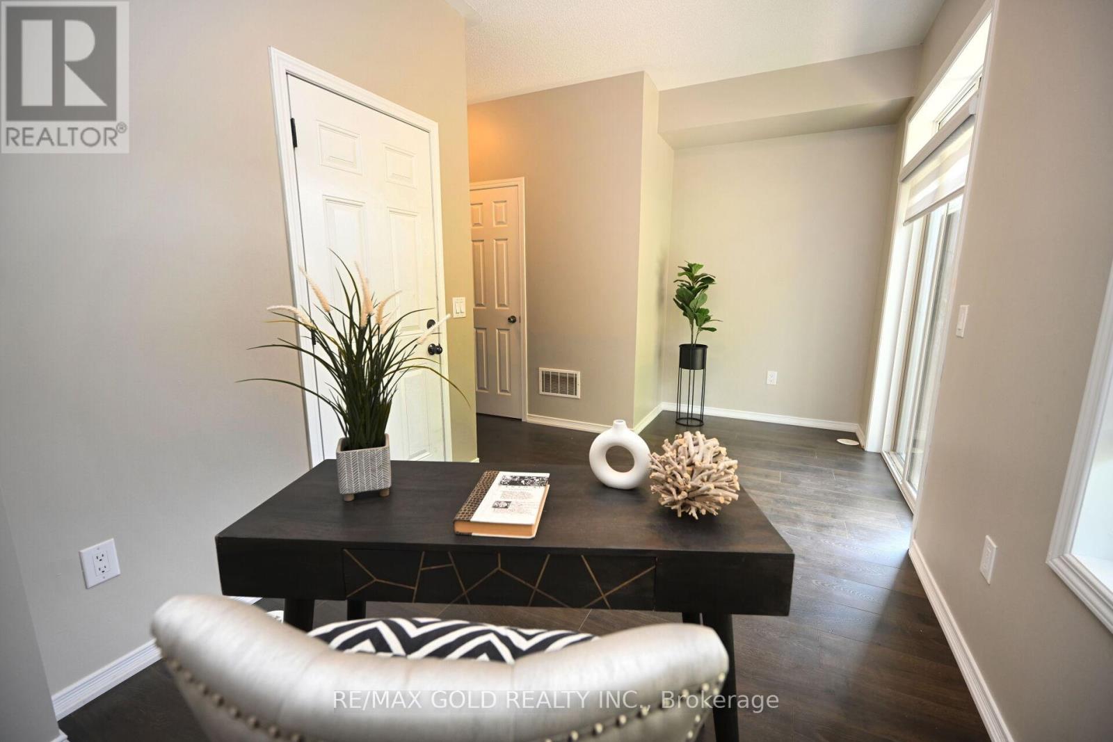 436 Ladycroft Terrace, Mississauga, Ontario  L5A 0A7 - Photo 9 - W12205558