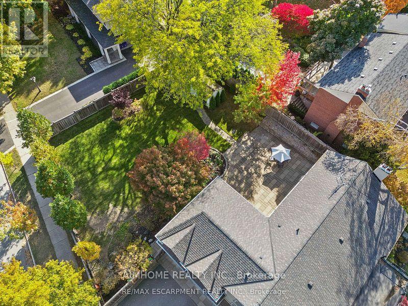 1300 Braeside Drive, Oakville, Ontario  L6J 2A4 - Photo 1 - W12205565