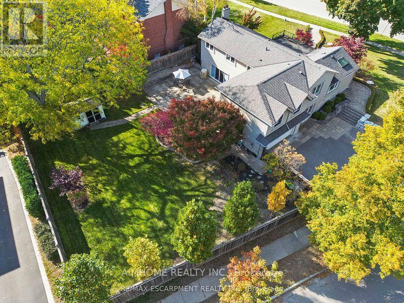 1300 Braeside Drive, Oakville, Ontario  L6J 2A4 - Photo 17 - W12205565