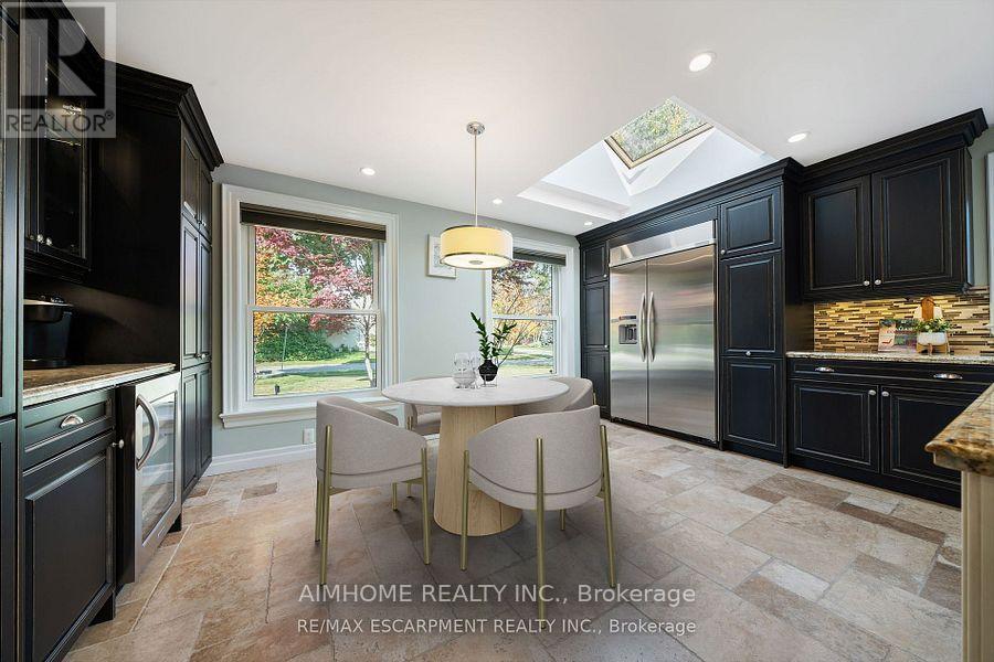 1300 Braeside Drive, Oakville, Ontario  L6J 2A4 - Photo 21 - W12205565