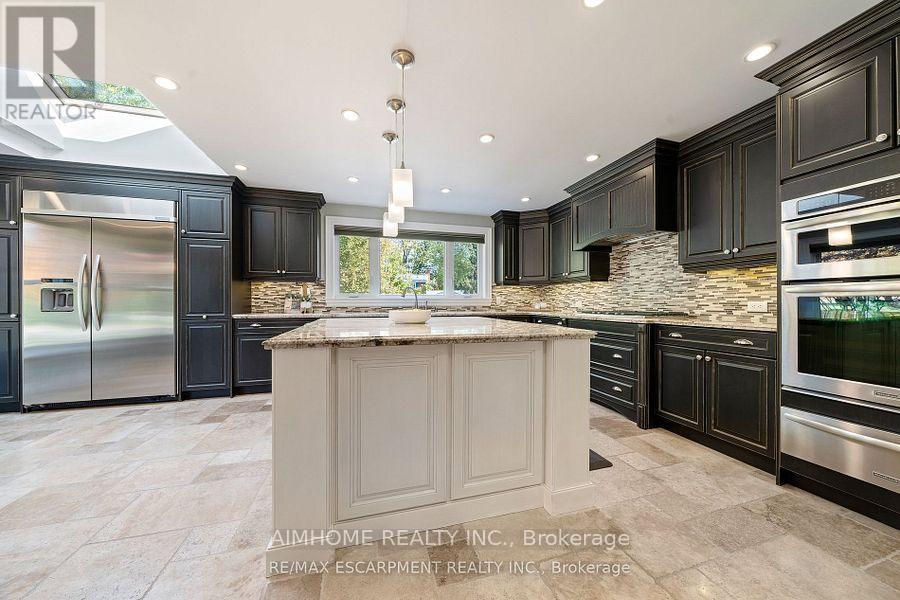 1300 Braeside Drive, Oakville, Ontario  L6J 2A4 - Photo 23 - W12205565