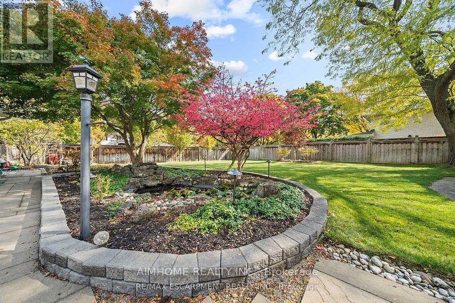 1300 Braeside Drive, Oakville, Ontario  L6J 2A4 - Photo 25 - W12205565