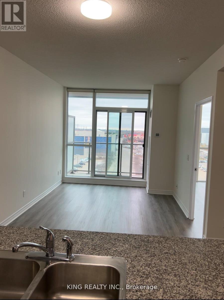 818 - 339 Rathburn Road W, Mississauga, Ontario  L5B 0K6 - Photo 6 - W12205582