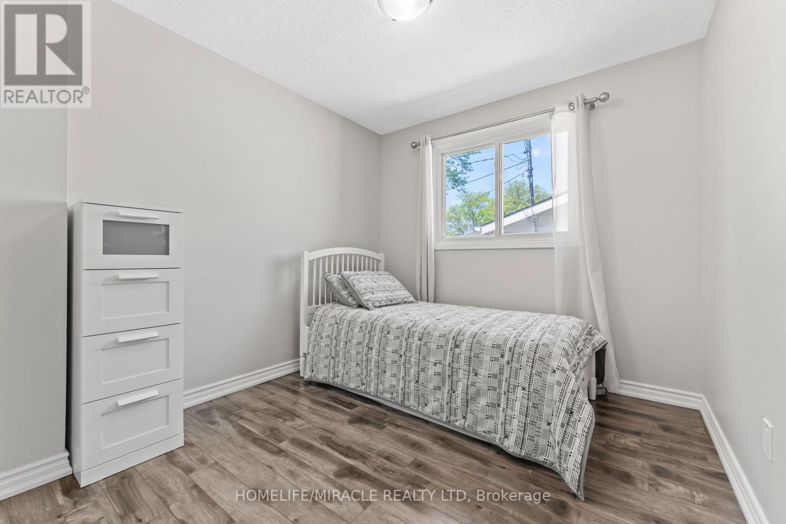 39 Sherry Lane Drive, Hamilton, Ontario  L8K 5R1 - Photo 9 - X12205350