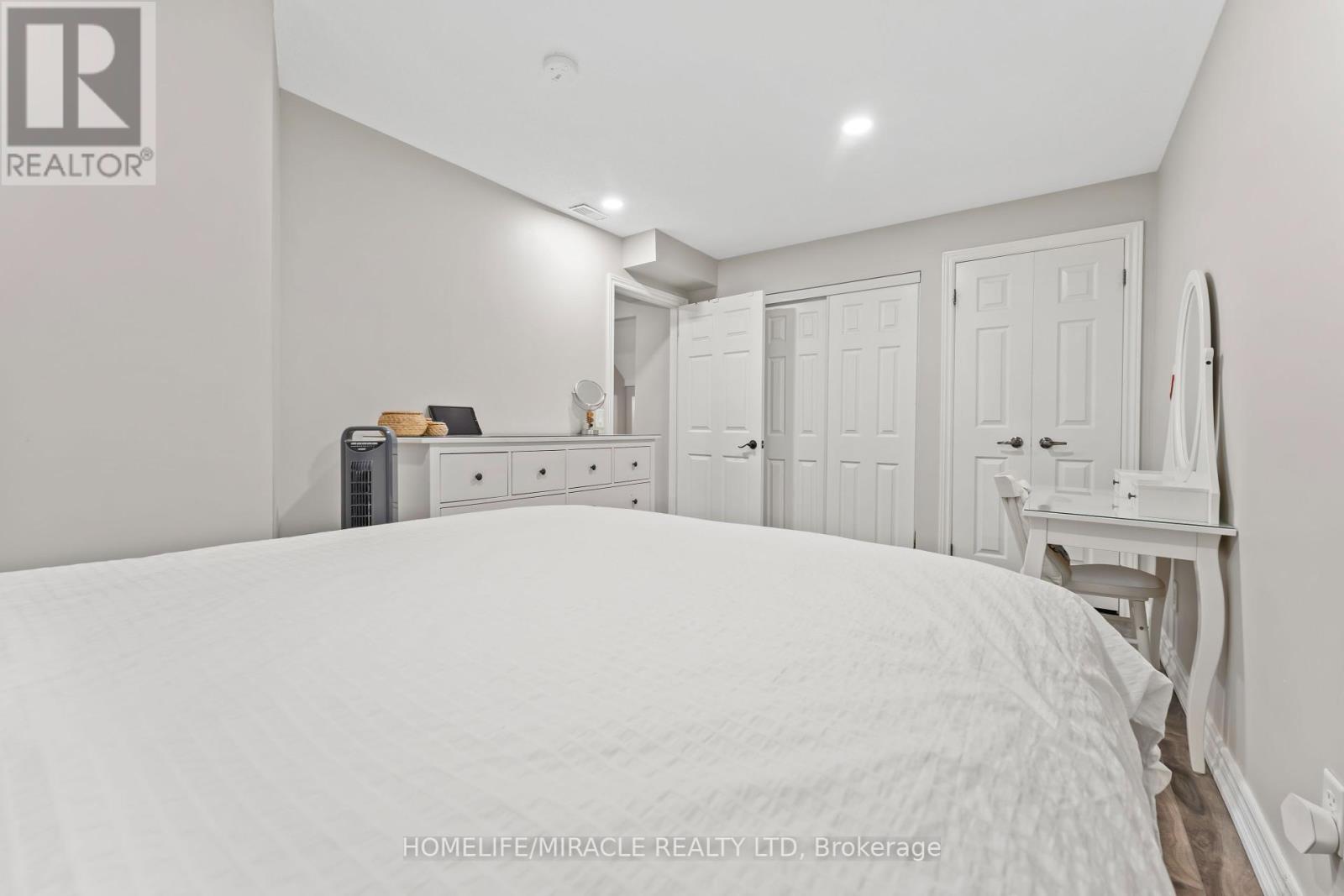 39 Sherry Lane Drive, Hamilton, Ontario  L8K 5R1 - Photo 19 - X12205350