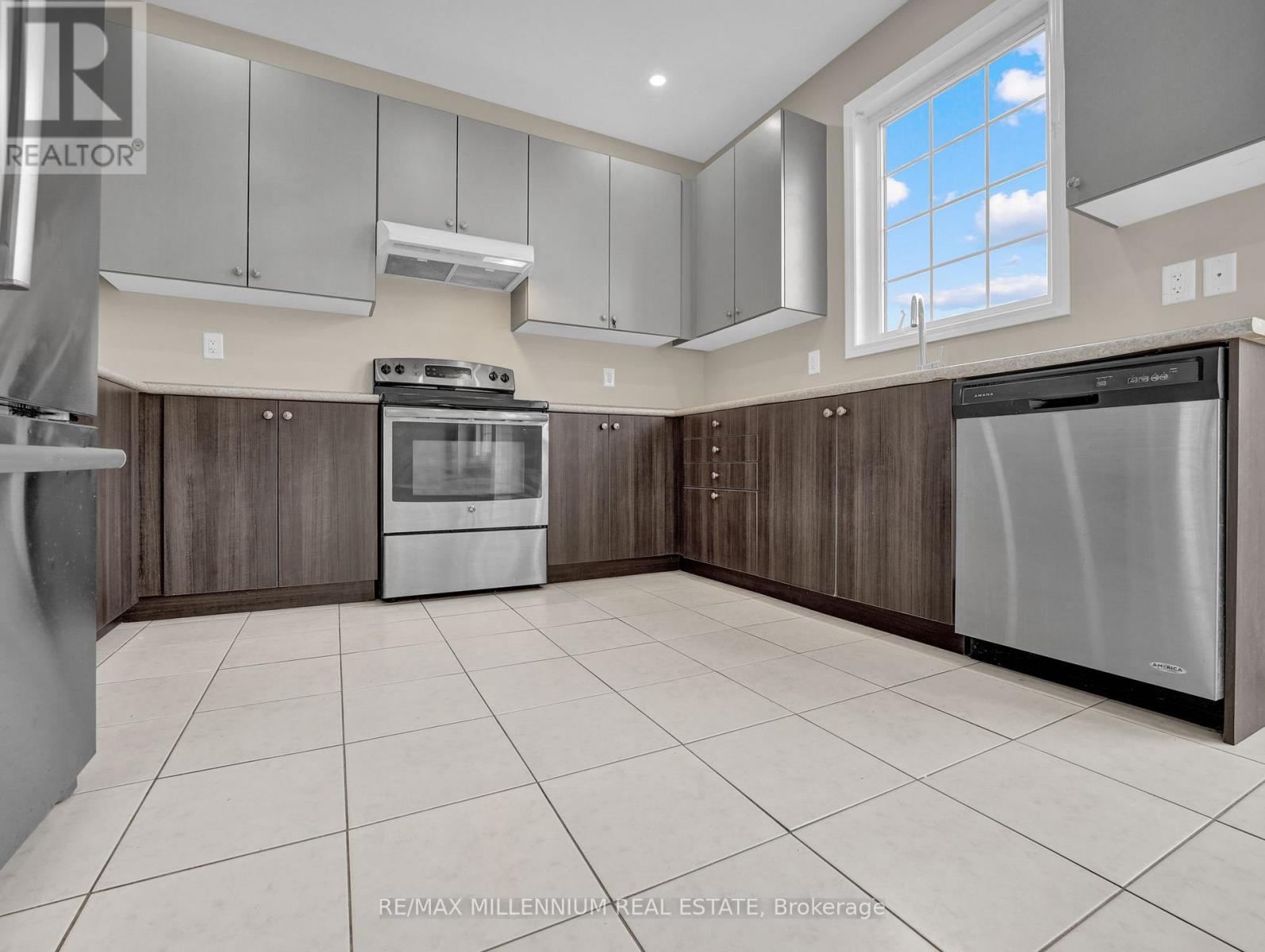 42 Pollard Street, Brantford, Ontario  N3T 5L5 - Photo 14 - X12205559