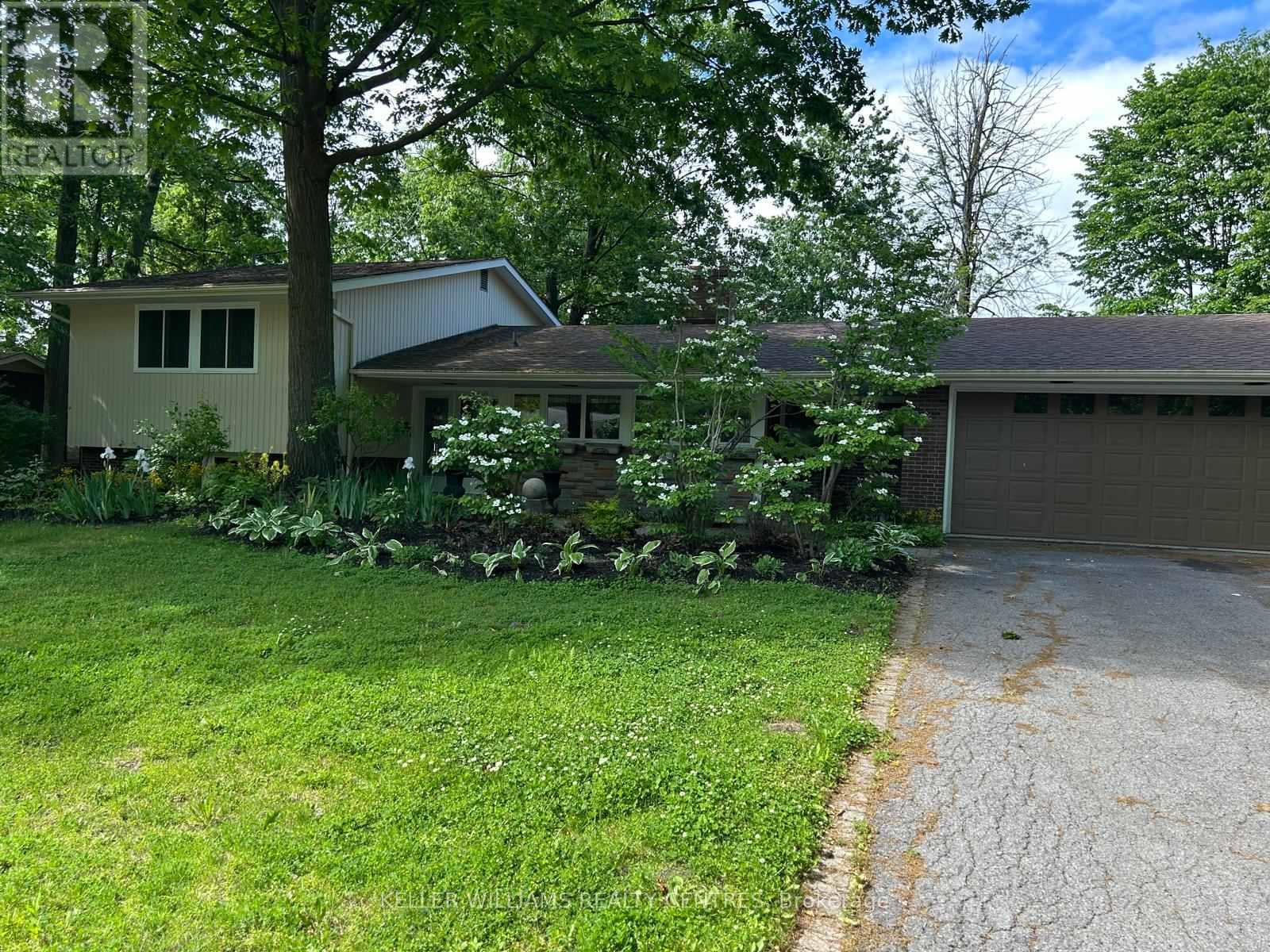 9 Wood Dale Drive, St. Catharines, Ontario  L2T 1Y9 - Photo 2 - X12205570