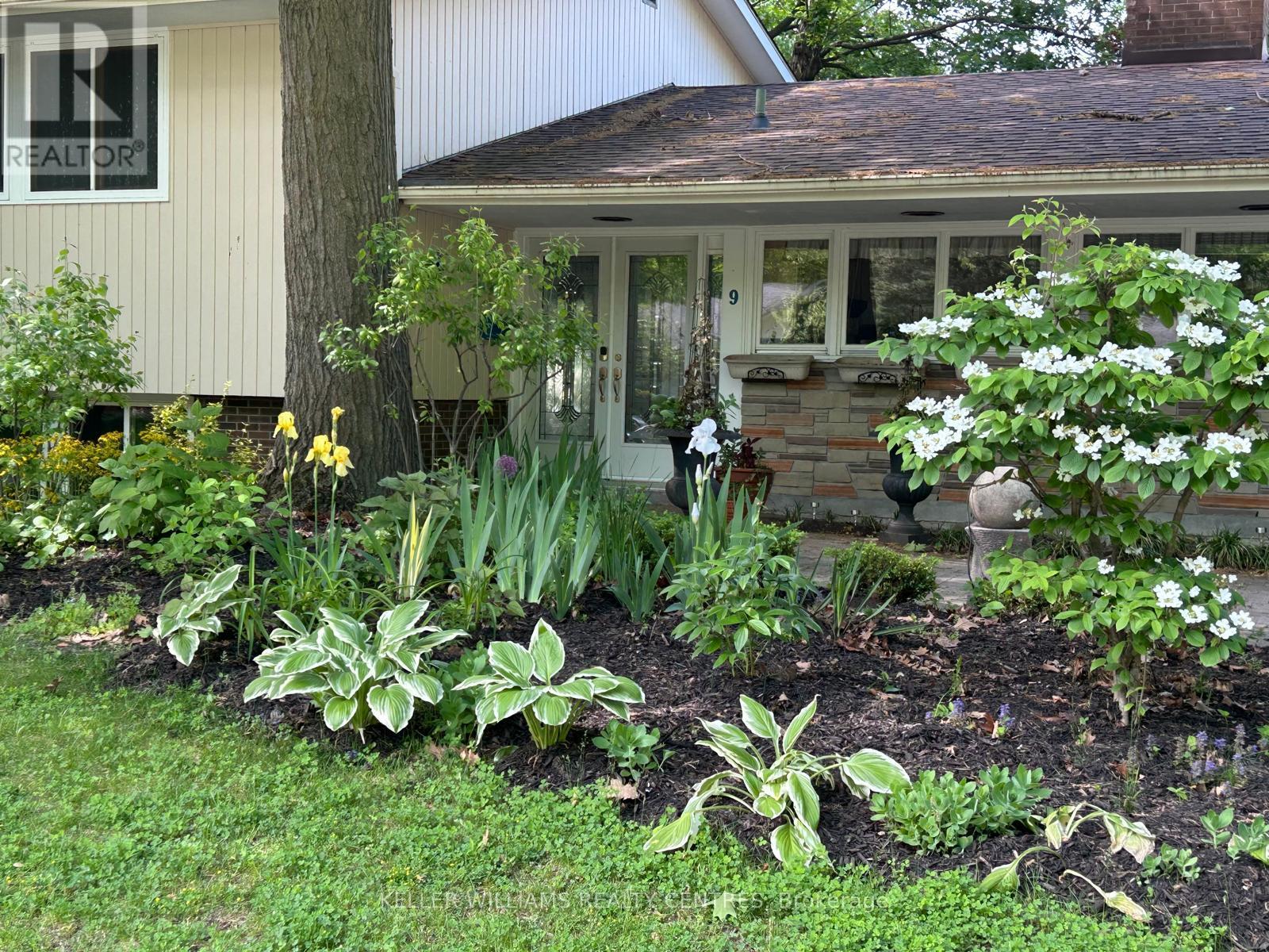 9 Wood Dale Drive, St. Catharines, Ontario  L2T 1Y9 - Photo 3 - X12205570