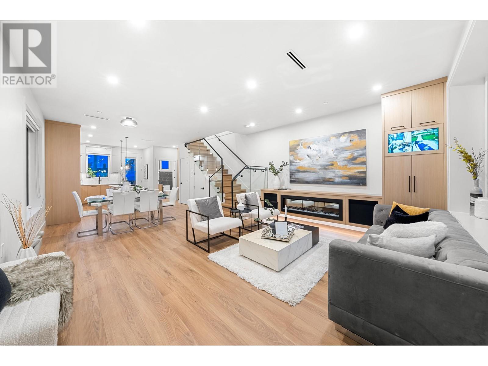 1810 E 55TH AVENUE, Vancouver, British Columbia