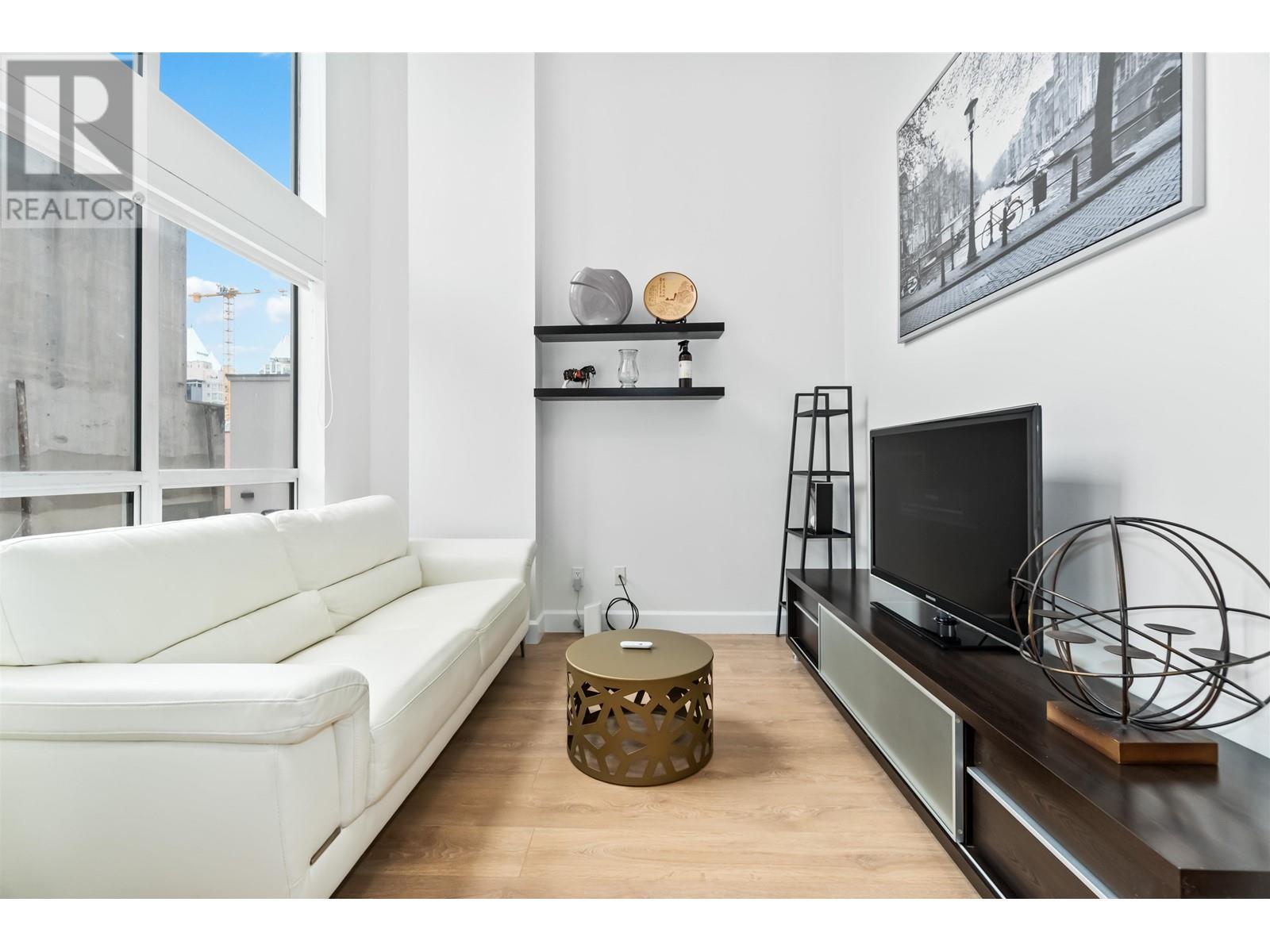 Listing Picture 11 of 19 : 301 933 SEYMOUR STREET, Vancouver / 溫哥華 - 魯藝地產 Yvonne Lu Group - MLS Medallion Club Member