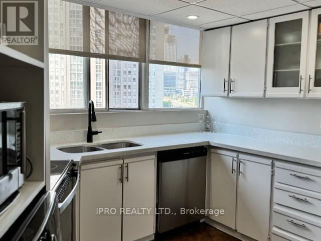 802 - 3700 Kaneff Crescent, Mississauga, Ontario  L5A 4B8 - Photo 6 - W12205441