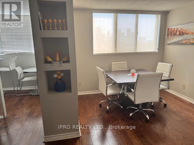 802 - 3700 Kaneff Crescent, Mississauga, Ontario  L5A 4B8 - Photo 5 - W12205441