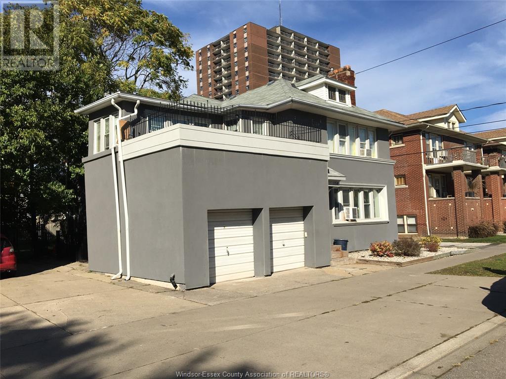 154 Elliott West, Windsor, Ontario  N9A 5Y7 - Photo 2 - 25013691