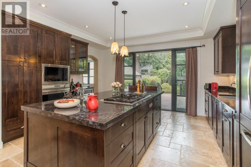 1134 Montroyal Boulevard, North Vancouver, British Columbia  V7R 2H7 - Photo 10 - R3011130