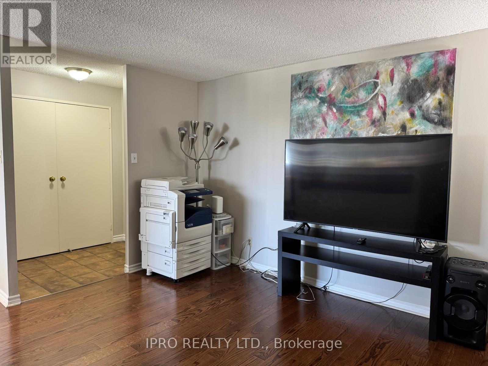 802 - 3700 Kaneff Crescent, Mississauga, Ontario  L5A 4B8 - Photo 14 - W12205441