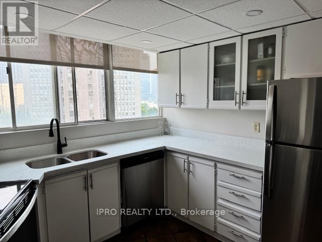 802 - 3700 Kaneff Crescent, Mississauga, Ontario  L5A 4B8 - Photo 8 - W12205441