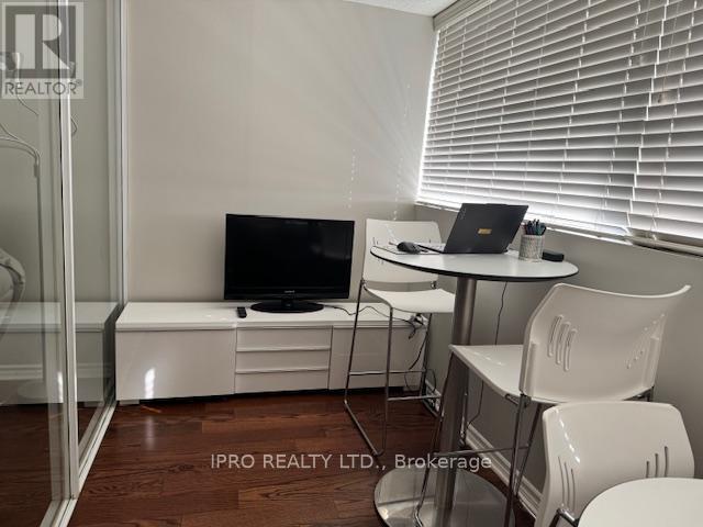 802 - 3700 Kaneff Crescent, Mississauga, Ontario  L5A 4B8 - Photo 15 - W12205441