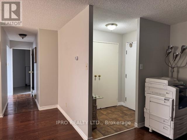 802 - 3700 Kaneff Crescent, Mississauga, Ontario  L5A 4B8 - Photo 9 - W12205441