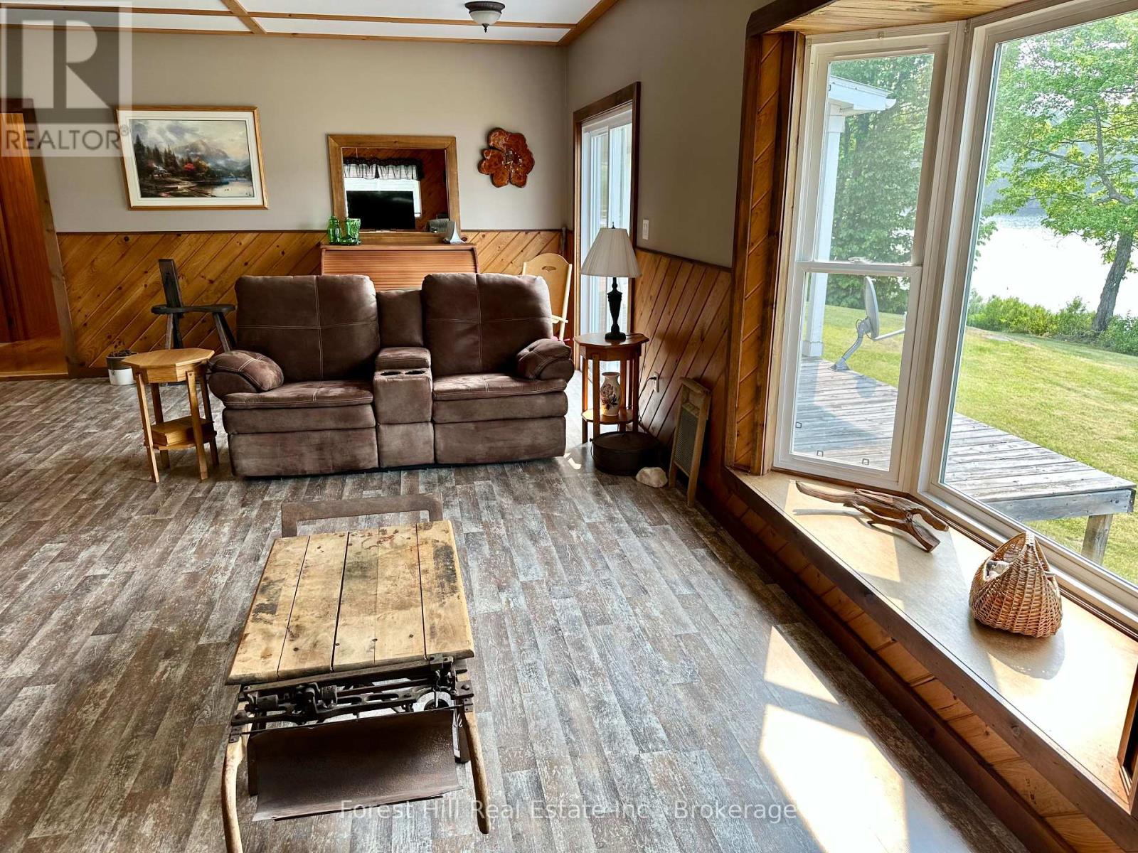 315 Little Long Lake Road, Parry Sound Remote Area, Ontario  P0H 1S0 - Photo 11 - X12205612
