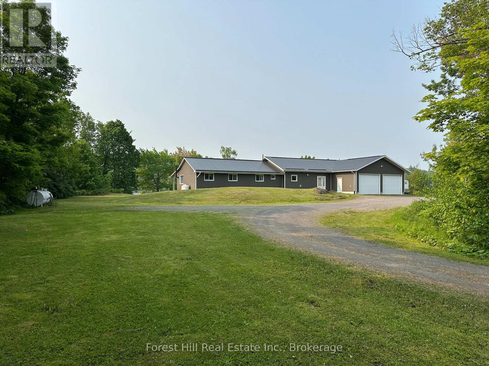 315 Little Long Lake Road, Parry Sound Remote Area, Ontario  P0H 1S0 - Photo 2 - X12205612